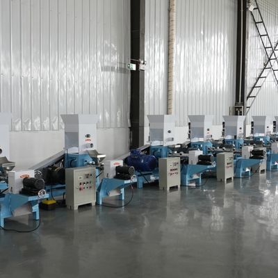 Geschwindigkeit justierte die sich hin- und herbewegende Fisch-Futtermühle-Maschinen-hohe Kapazität