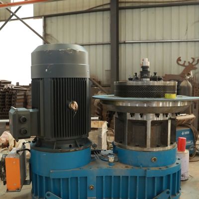 Ebenen-Würfel-Holz beizt die nicht rostende Energieeinsparung der Maschinen-1100kg/H 800kg/H