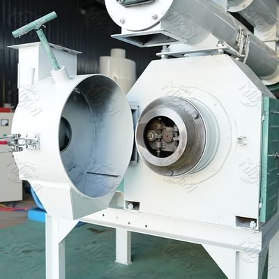 Kleines automatisiertes Hühnerfutter, das Maschine Tierfutter-Kugel-Maschine 350-450kg/H herstellt