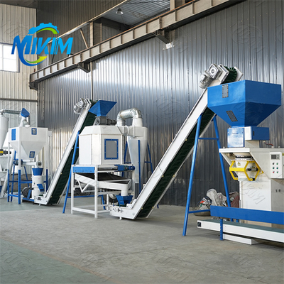 Vernünftig konzipierte, vollautomatische Futterpellet-Produktionslinienausrüstung, hohe Qualität, geringer Energieverbrauch und niedrige Ausfallrate.