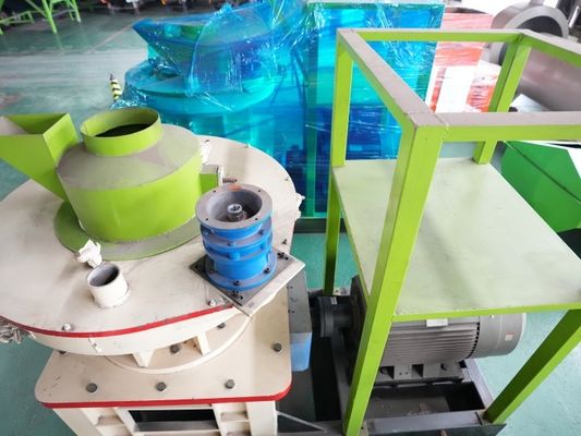 Kugel-Maschinen-Erdnuss Shell Grass Pellet Maker 0.8t/H des Edelstahl-4Cr13 hölzerne