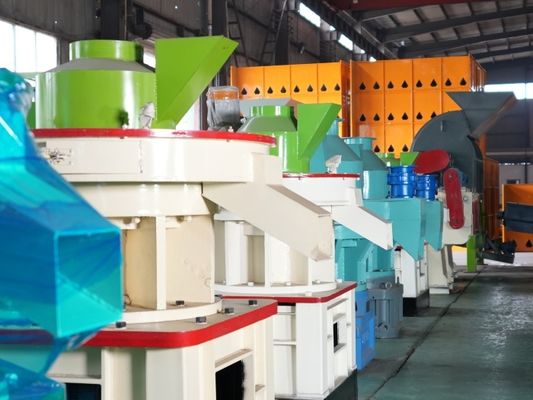 Kommerzielle landwirtschaftliche 2-12mm hölzerne Kugel, die Maschine mit Dieselmotor herstellt