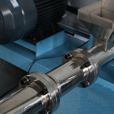 Hohe Produktivität automatisierte Fisch-Zufuhr-Kugel-Maschine 500kg/H