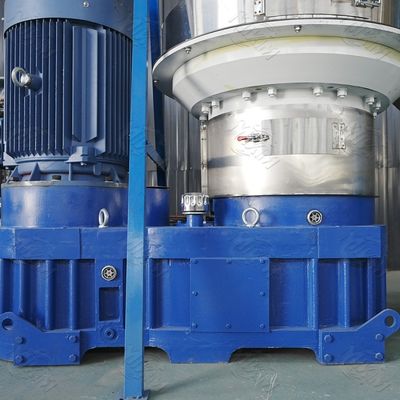 Hohe hölzerne Kugel der industriellen Leistungsfähigkeit, die Maschine 125 Kilogramm macht