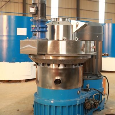 Biomasse-Brennstoff, der Haupt-KUGEL-MÜHLEmaschine 500kg herstellt, um hölzerne Kugeln zu machen