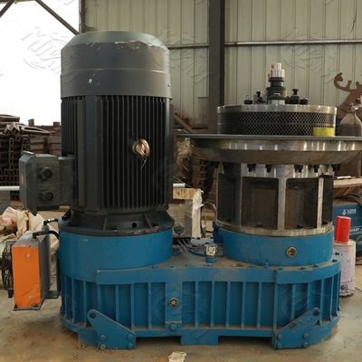 Holz der hohen Leistungsfähigkeits-15kw beizt Maschinen-Kuh-Zufuhr-Sägemehl-Kugel-Hersteller