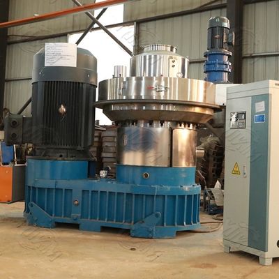 Plastikkugel des Luzerne-Bagassen-biologischen Brennstoffes, die Maschine 5000kg/H 2mm herstellt