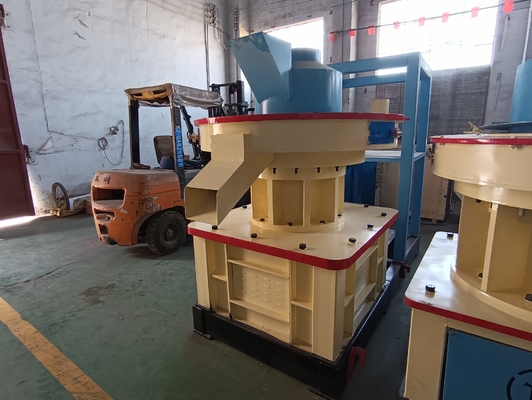 Ring Die Type Wood Pellet-Maschinen-vertikale Reis-Hülse-Kugel-Presse-Maschinen-hölzerne Kugel-Maschine