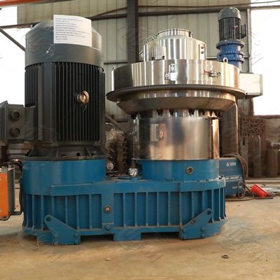 Qualität Holz beizt Linie Kapazität der Biomasse-hölzerne Kugel-Mühle800-1000kg/h Fabrik