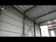 Sich hin- und herbewegende Fische ziehen Fertigungsstraße ein