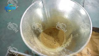 Probelauf einer Pelletmaschine für Geflügelfutter